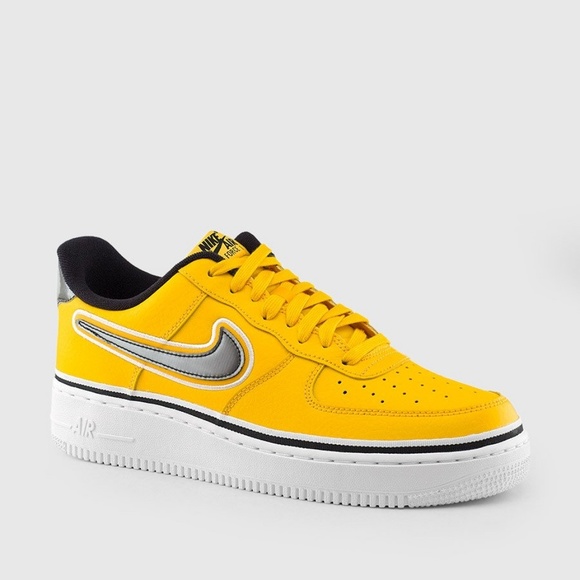 Air Force 1 - Picture 1 of 1
